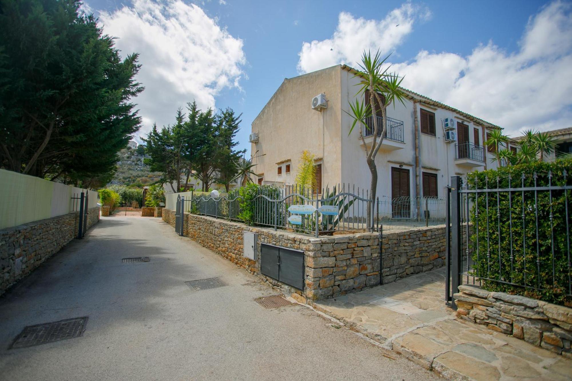 Sanvitotour- Residence Il Baglio Сан Вито ло Капо Екстериор снимка